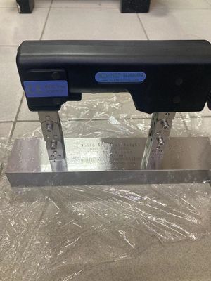 携帯型AC&DC磁気ヨーク欠陥検出器,UVランプの強度 ≥5000uw/cm2とホワイトランプの強度 ≥1450Lux