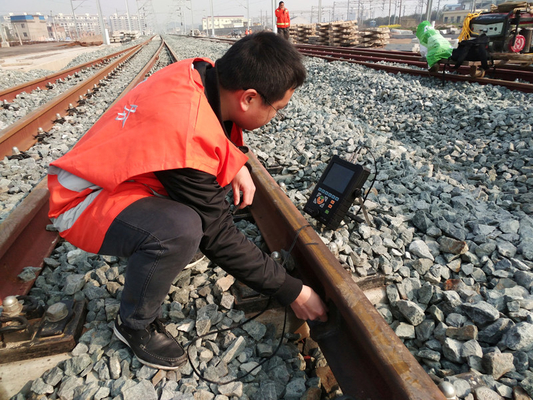 HUATEC FD-GT-1010 鉄道溶接の欠陥検査装置 デジタル超音波欠陥検出器