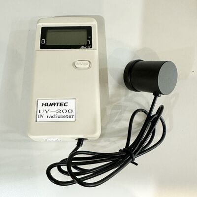 UV-200 コンパクトUV放射線計 多波長探査機 低散光9V 電池駆動UVランプ 放射線量測定器