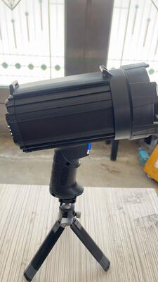 スタンド付きハンディ充電式LED-UVランプ